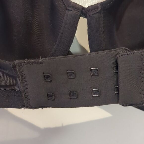 Chantelle Bra Geo Lace Balconette Bra 32 C, Navy Lace Light Padding is - Picture 9 of 11